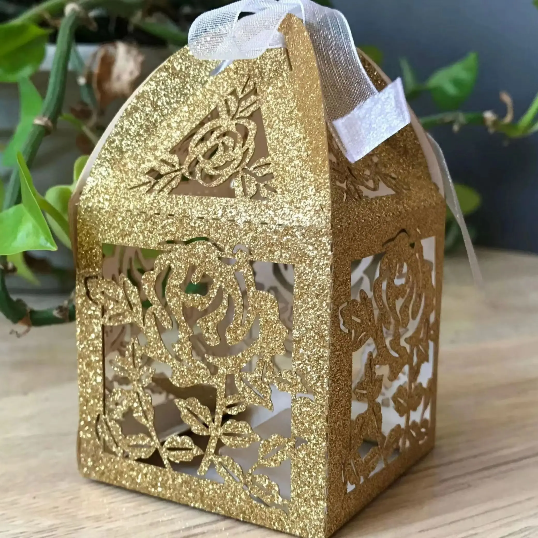 

10pcs Glitter Silver Wedding Favor Boxes,Laser Cut Gift Box with Ribbon,Gold Rose Wedding Candy Boxes,DIY Party Decoration