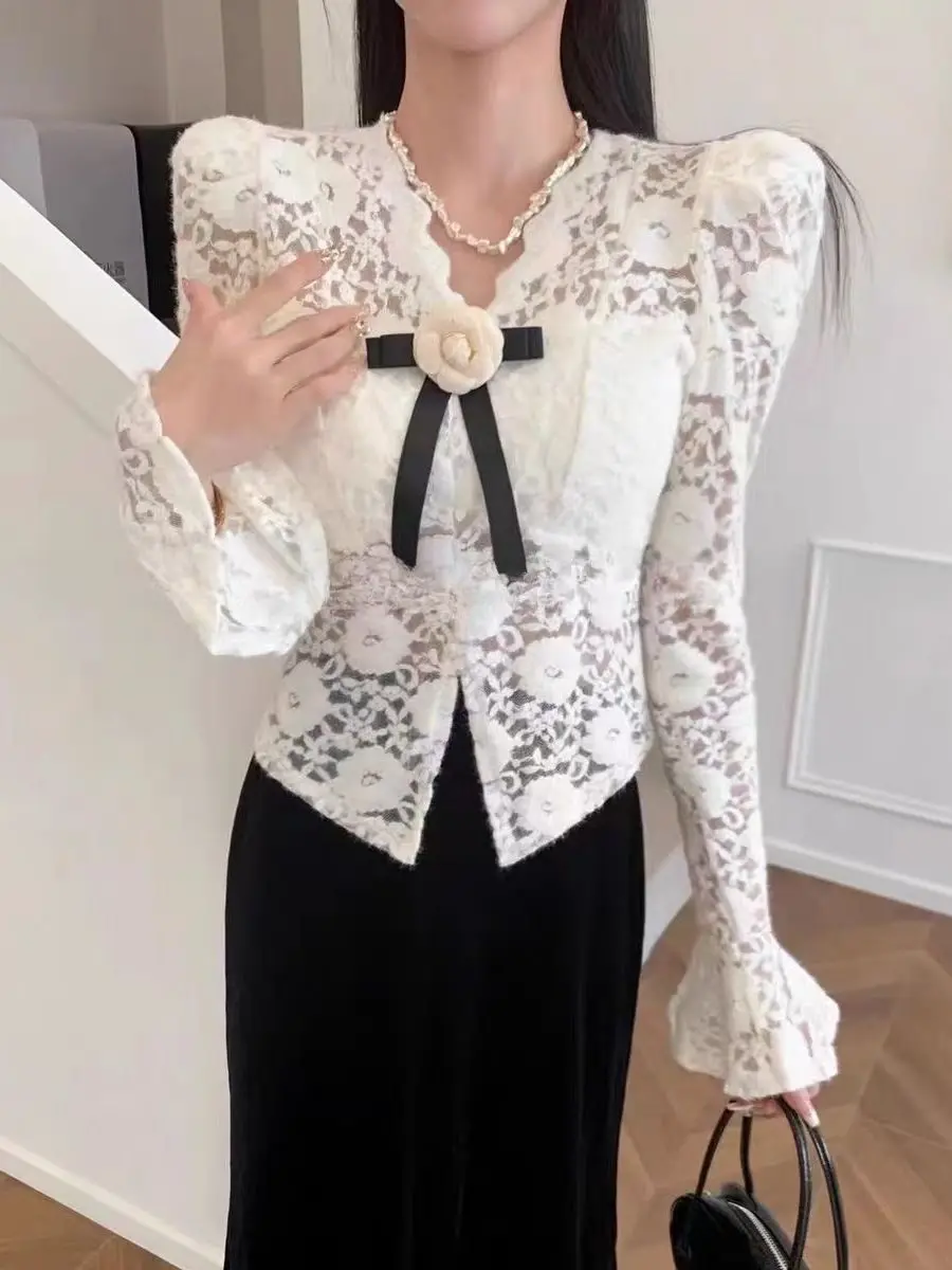 Young and Popular Style Hollow Lace Shirt for Women with Pure Desire Small Fragrance Style V-neck Slim Fit and Slimming Top