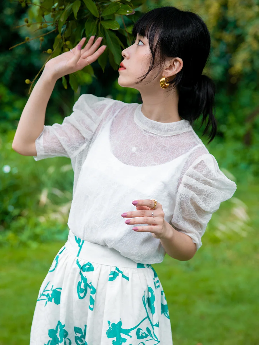 

Summer Thin T-irt Women's White Hollow out Five Sve Bubble Sve Loose Pure Color Women's Top Faionable Commute Sle