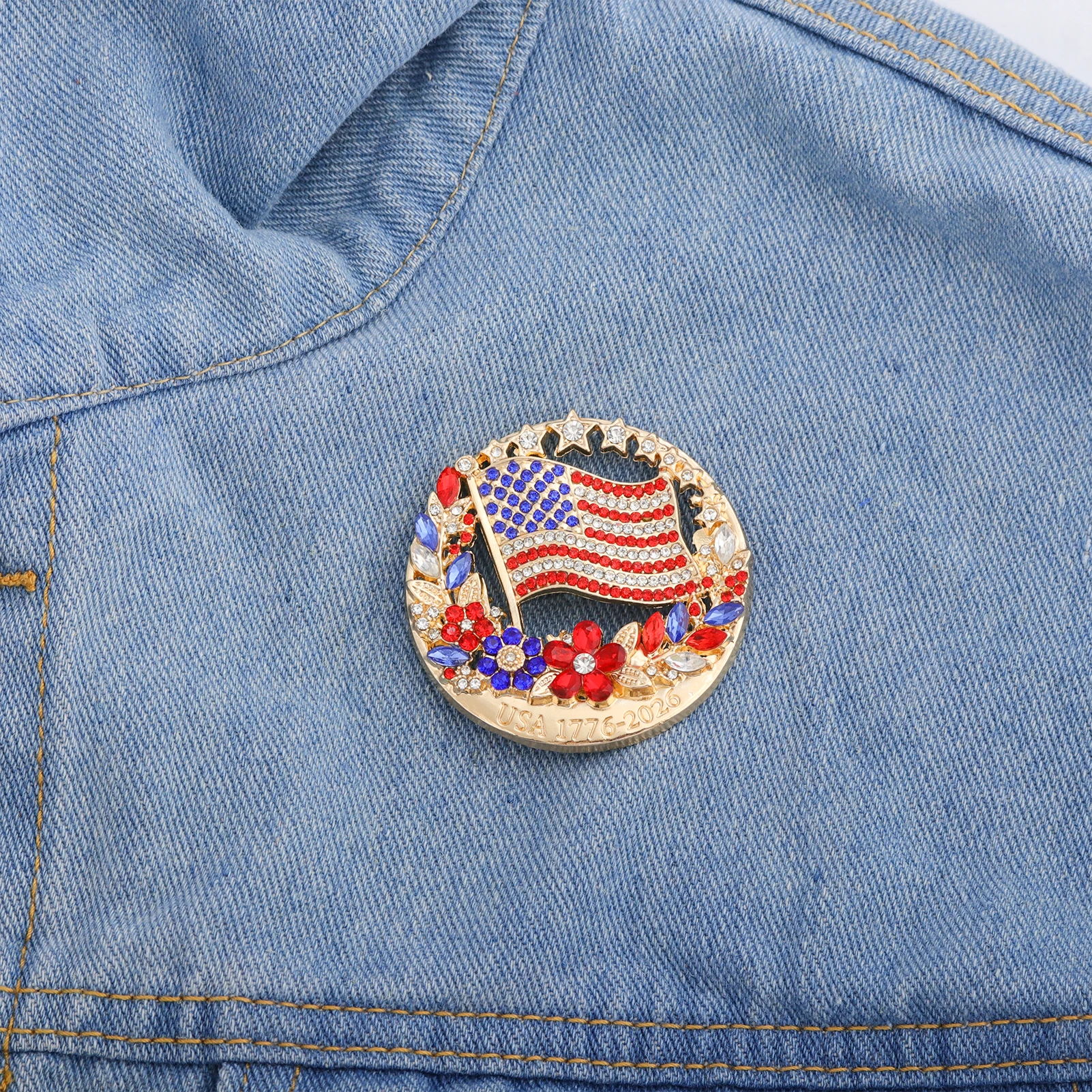 American Flag Brooch 250th Anniversary 1776-2026 Rhinestone Flower Patriotic Lapel Pin 4th of July Independence Day Jewelry Gift
