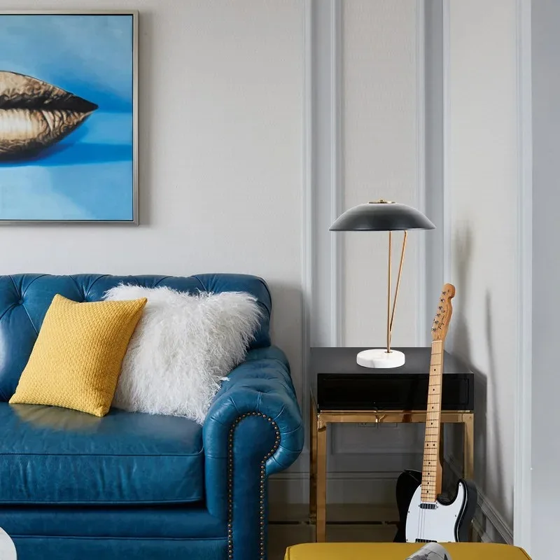 ما بعد الحداثة الإبداعية الفاخرة الرخام الحد الأدنى مصابيح طاولة LED السرير غرفة نوم دراسة شخصية الفن تصميم نموذج غرفة مكتب أضواء