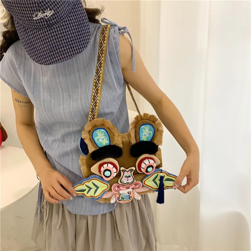 Chinese Folk 3D Tiger Head Crossbody Bag Plush Splicing Embroidered Shoulder Purse Tassel Decor National Trend Handbag for Hanfu