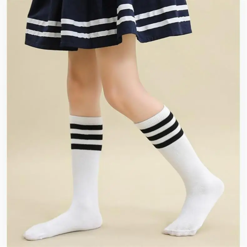 1/2/3Pairs Kinder Mädchen Kniehohe Baumwolle Socken Schwarz Weiß Drei-Linie Gestreiften Laufsport socken Fußball Golf Sport Socken – Detail 7