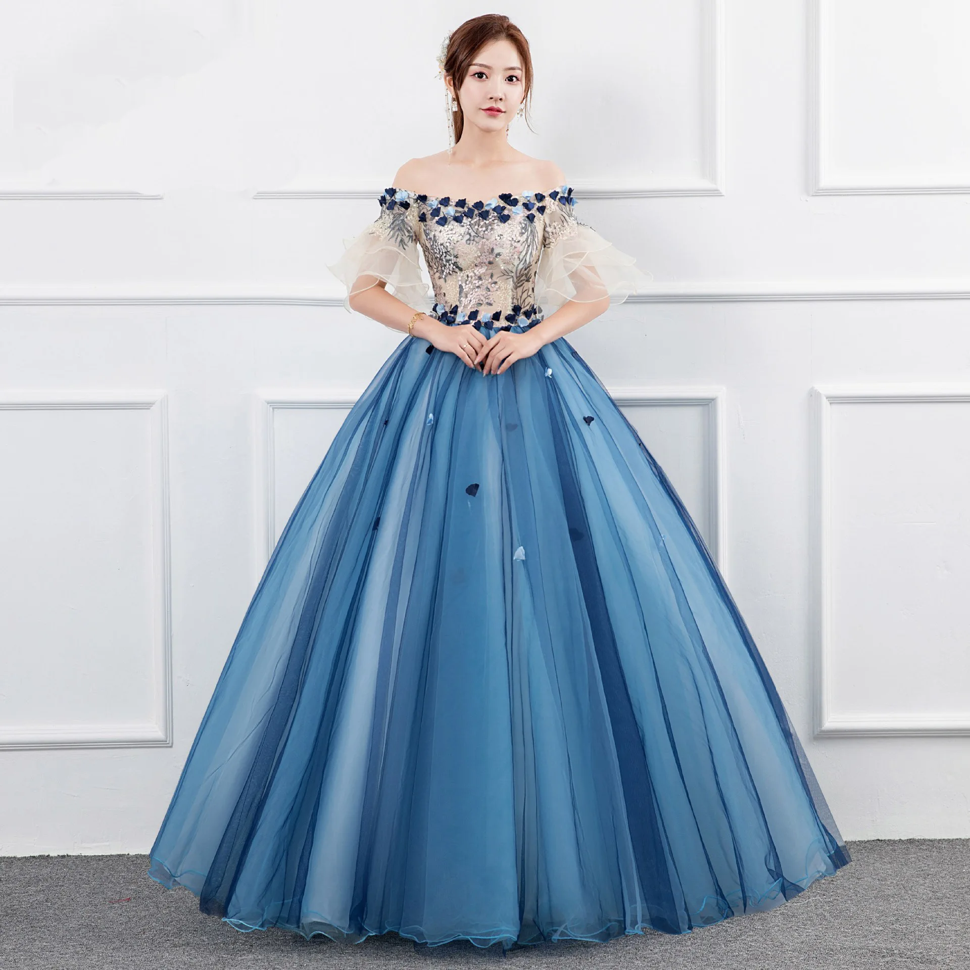 

Elegant Ball Gown Women Quinceanera Dresses Tulle Appliques Prom Birthday Party Gowns Formal Occasion Vestido De Noche