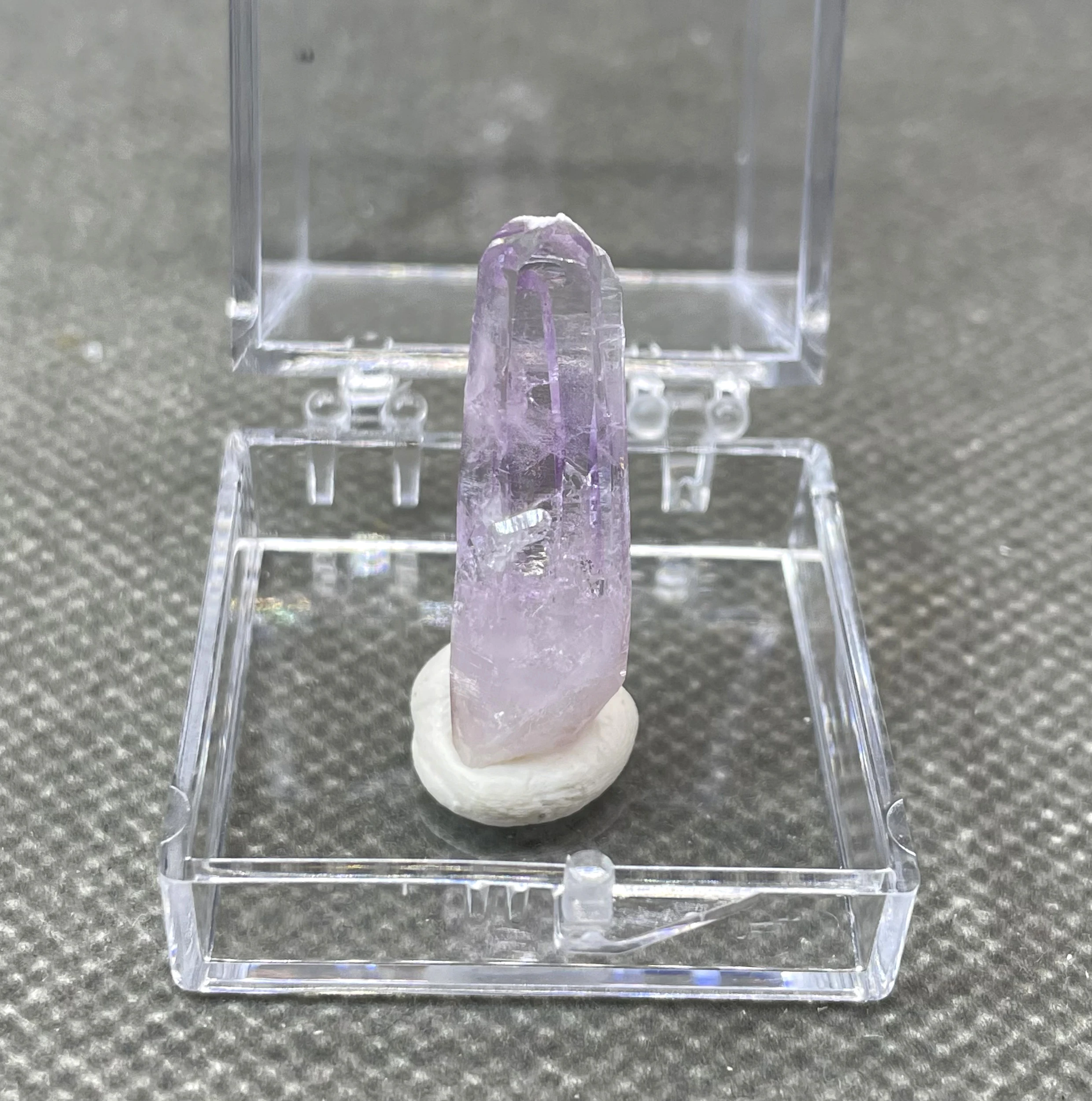 NEW! 100% Natural Rare Mexico lilac colour amethyst mineral Single crystal stone and crystal Quartz Crystal+ box size 3.4 cm