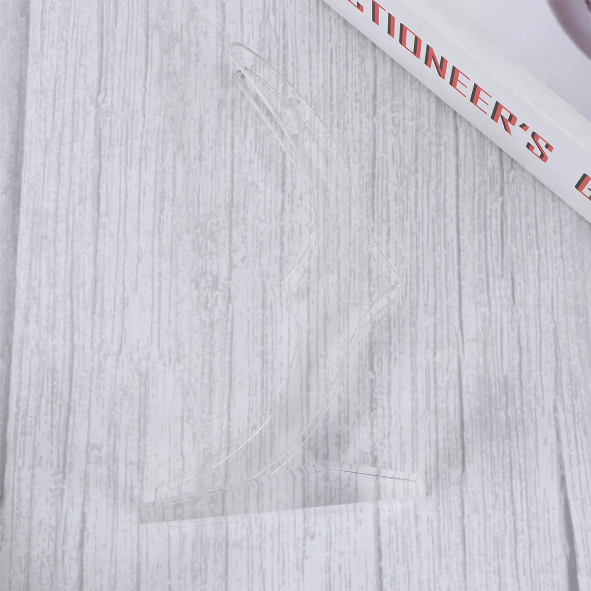 

Acrylic Crystal Crescent Stand Transparent Bracket for 24K Gold Rose Table Top Decoration Special Day Gift Crystal Display Stand