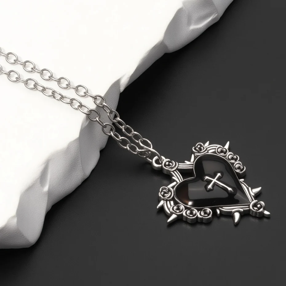Gothic Drip Oil Thorn Cross Choker Chains Necklaces Punk Y2K Heart Pendant Necklace for Women Man Party Jewelry Accessories