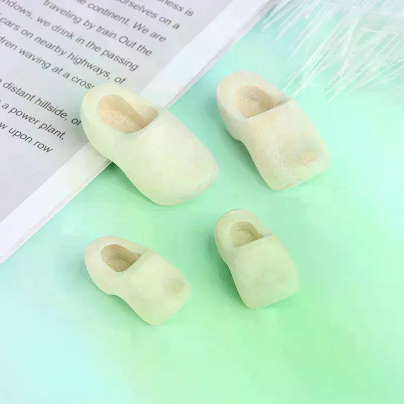 /GJ/1/12 Dollhouse Miniature Wooden Shoes Simulation Scene Collocation Model DIY Accessories 1Pair