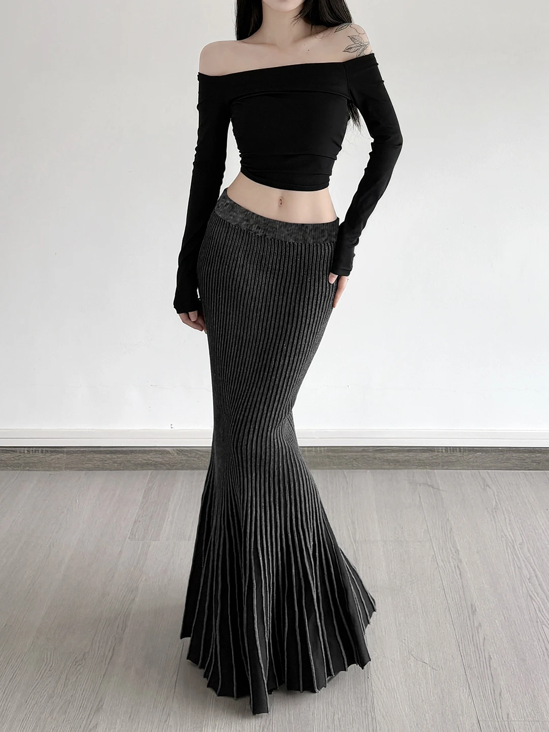 

IUAE High-End Bla Pleated Fi Tail Long Dr Women's Retro Bodycon Low Waist adient Design Slimming Evening Gown