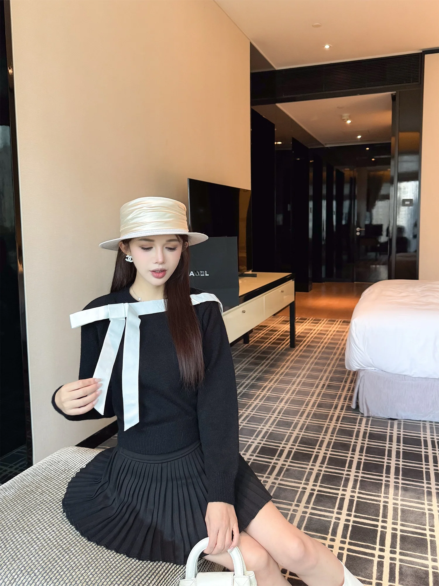 

Женский универсальный вязаный топ LADIES FIRST с круглым вырезом, цветными блоками и дизайном Svel, приталенный крой, из смесового полиэстера