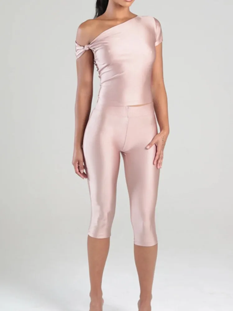 

Новый сексуальный комплект: брюки с высокой талией, женский весенний топ с открытыми плечами и короткими рукавами, брюки-кюлоты, комплект из двух предметов