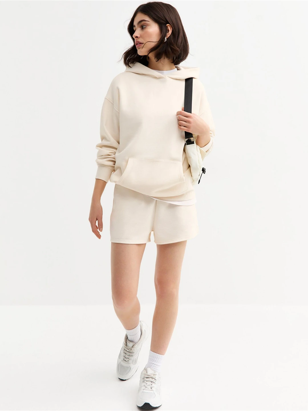 Einfarbiger Standard-Hoodie aus Baumwolle bieten maßgeschneiderten Service, Unisex-Winter-Hoodies, modisch, O-Ausschnitt, Damen-Drop-Ärmel, selbst