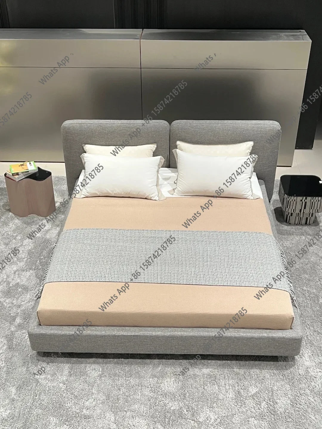 

X5 Italian Minimalist Modern Designer Home Master Bedroom Double 1.8m Cotton And Linen Fabric Bed