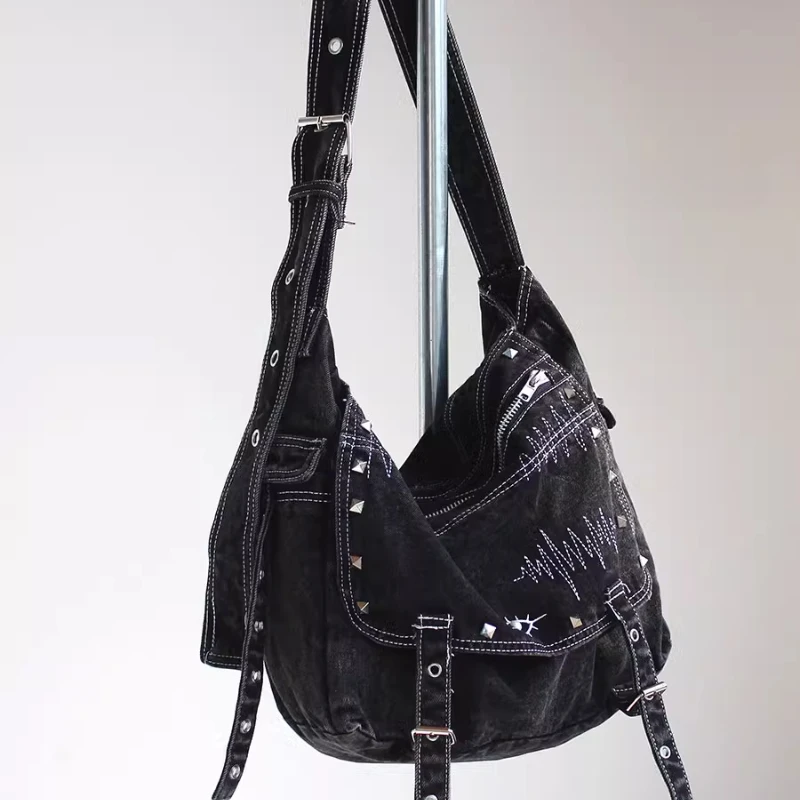 Black Heartbeat Eye Embroidery Large Capacity Crossbody Bag Rivet Belt Loop Decorative Tote Bag Commuter Bag