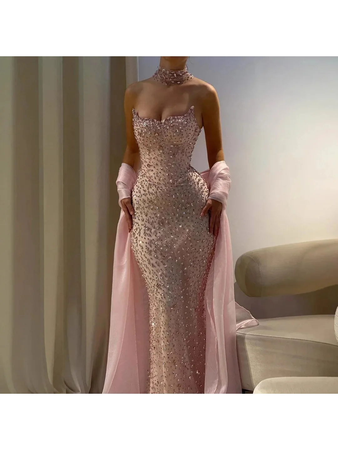 Rosa Trägerloses Diamant-Verziertes Abendkleid mit Abnehmbaren Ärmeln Formelles Partykleid Langes Ballkleid 2026 Maßanfertigung