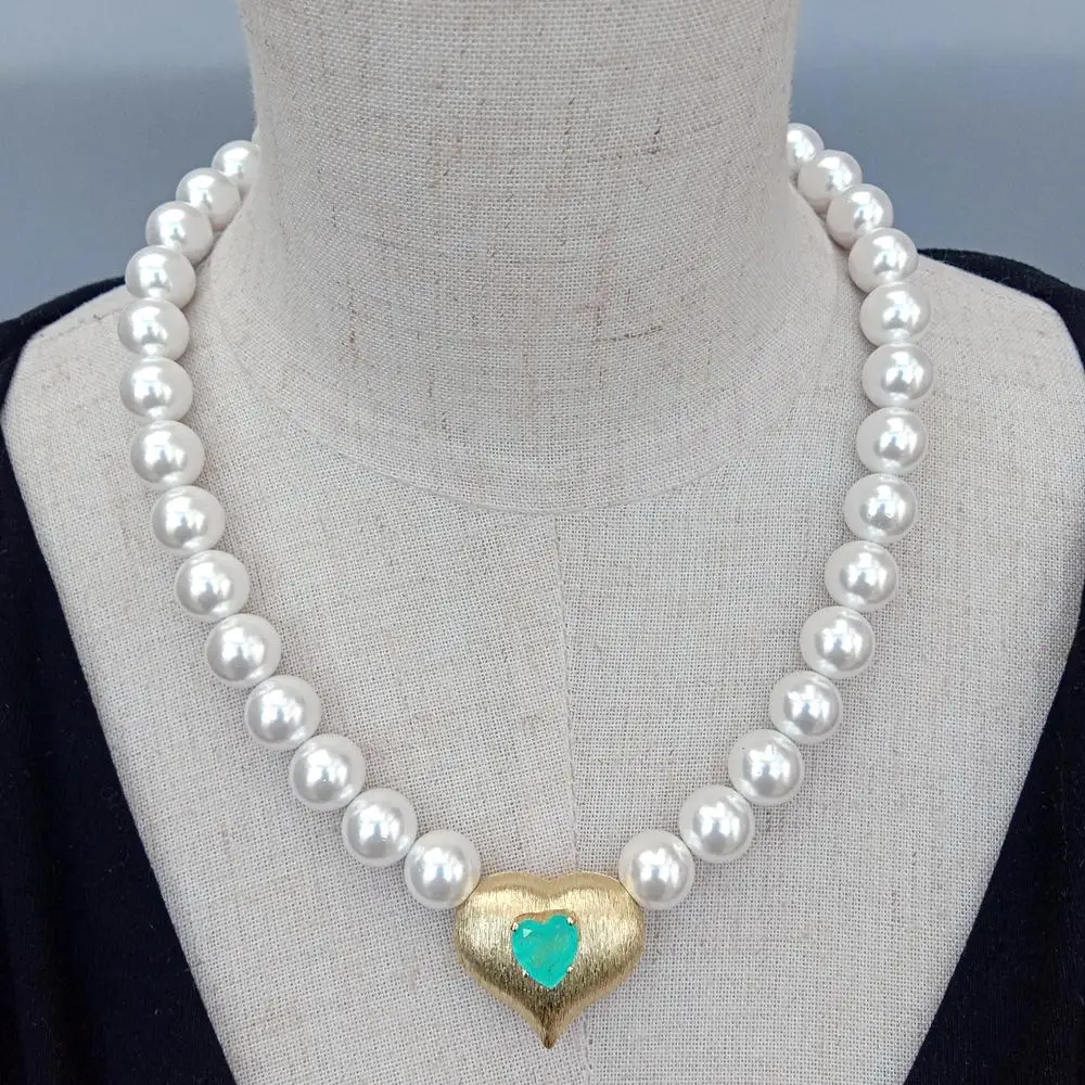 YYGEM 12mm White Sea Shell Pearl Heart 30mm Green Quartz Pendant Choker Necklace
