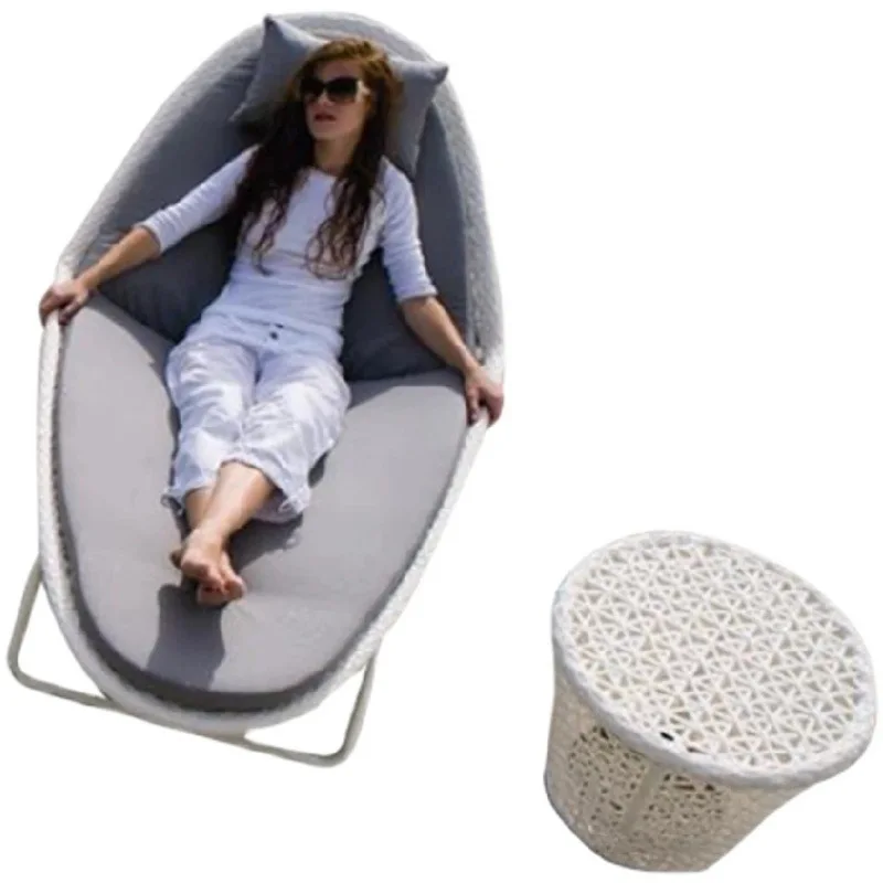 Outdoor Lounging Courtyard Swimming Pool Rattan Lazy Bed Designer Sun Room Beach Bed Balcony Garden Lounger