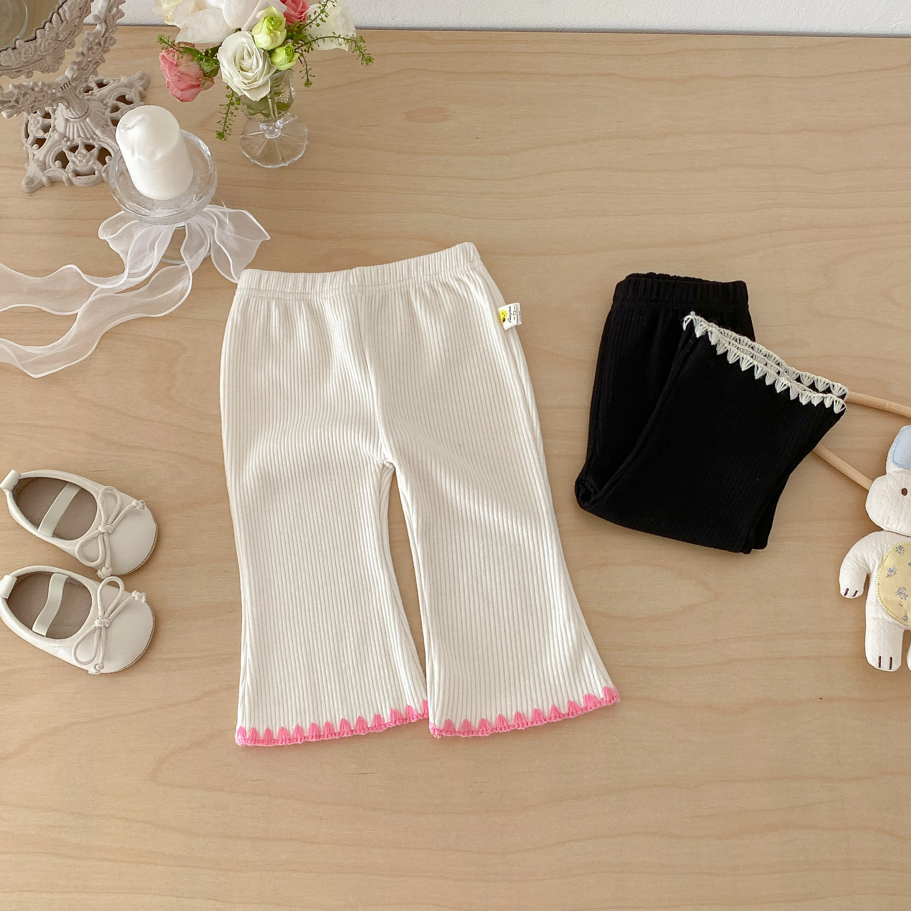 Frühlings- und Herbst-Trendhosen für Mädchen, koreanischer Stil, vielseitige, einfarbige, gerüschte Schlaghosen für Babymädchen – Detail 2