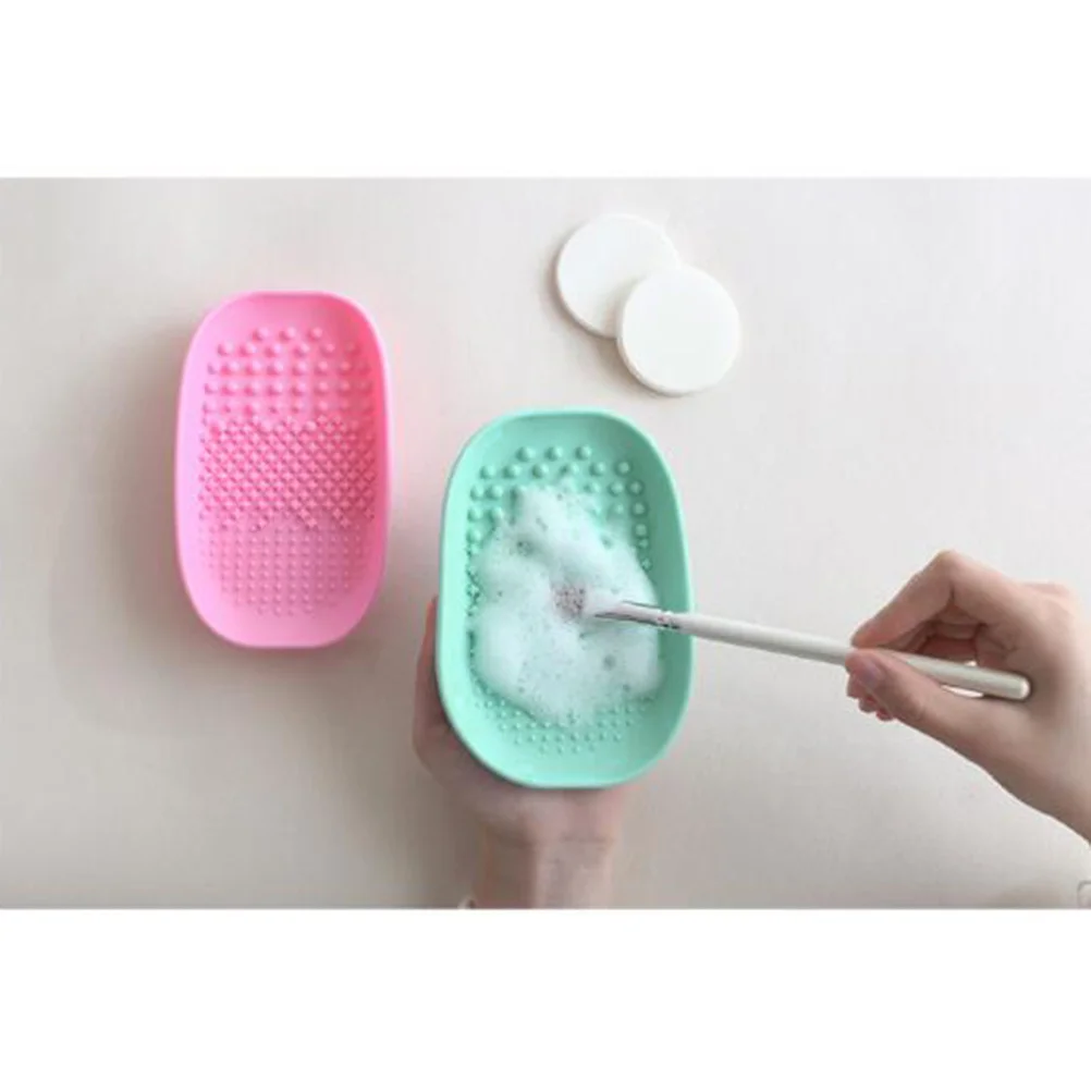 1 pezzo di tampone per la pulizia dei pennelli per trucco verde chiaro, scrubber in silicone per le donne, strumento di lavaggio portatile, efficiente detergente per setole compatto