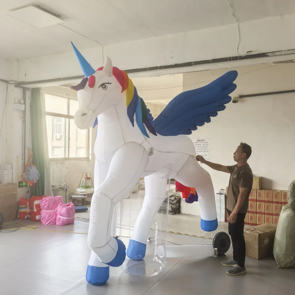 Kleurrijke 3mH gigantische opblaasbare eenhoorn aanpasbare opblaasbare dierlijke cartoon paard voor parade festival evenement decoratie