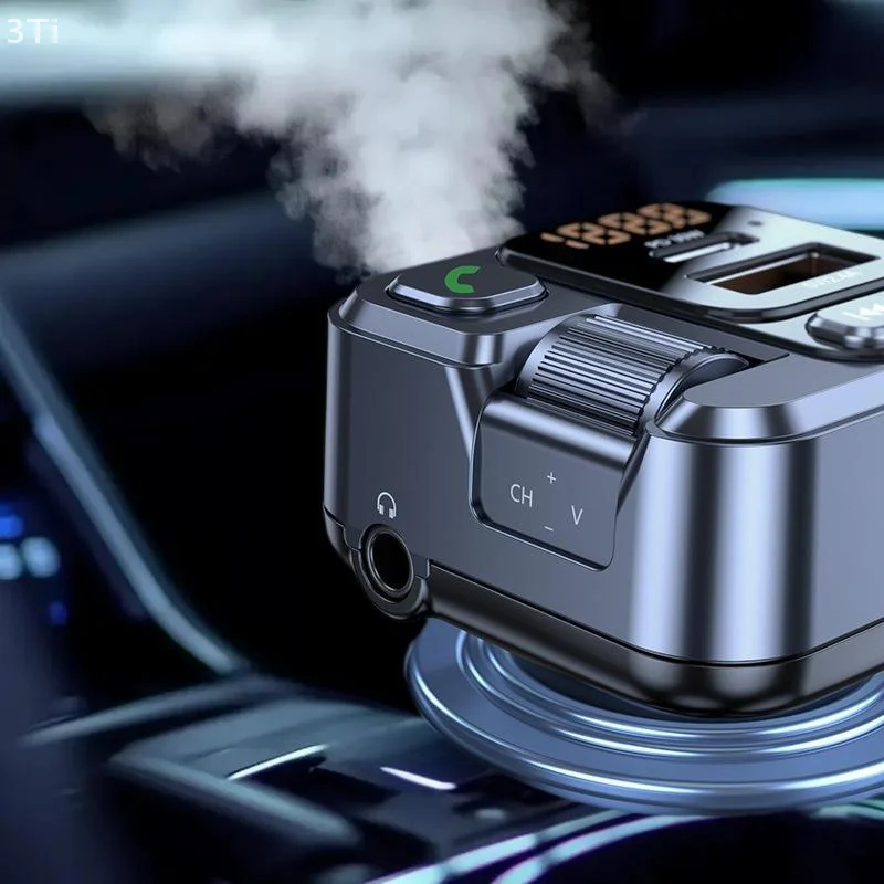 Bluetooth 5.1、ハンズフリーマイク機能、MP3プレーヤーを備えた30W PDスピードチャージャーカーラジオ