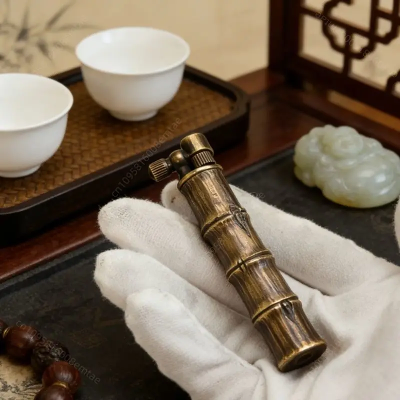 

Новая дизайнерская латунная зажигалка с ручной гравировкой в ретро-стиле, зажигалка с бамбуковыми ребрами и песочным колесом, аксессуары для сигарет, подарки для мужчин