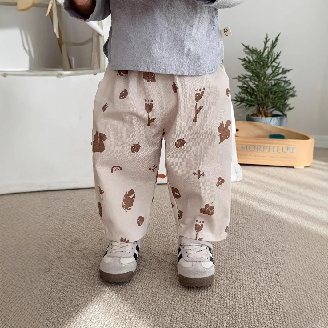 

Детские повседневные брюки с героями мультфильмов, новинка 2023 года, осенний стиль, стильные тканые брюки с белками для мальчиков, осенние брюки для девочек