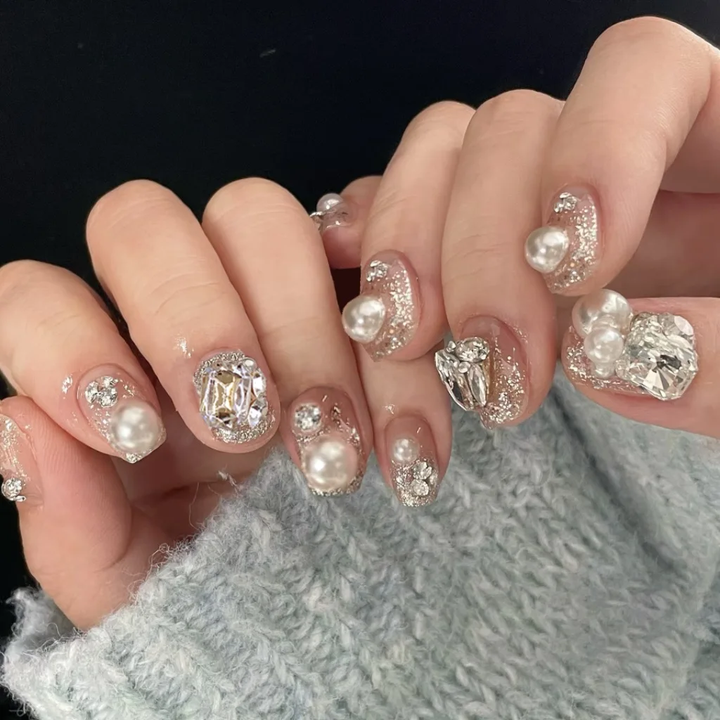 24Pcs Cat's Eye Simple Glitter Nails Tips Diamond Flower Decor Nude Ballet Press on False Nails Art Short Lines Design Fake Nail view 4