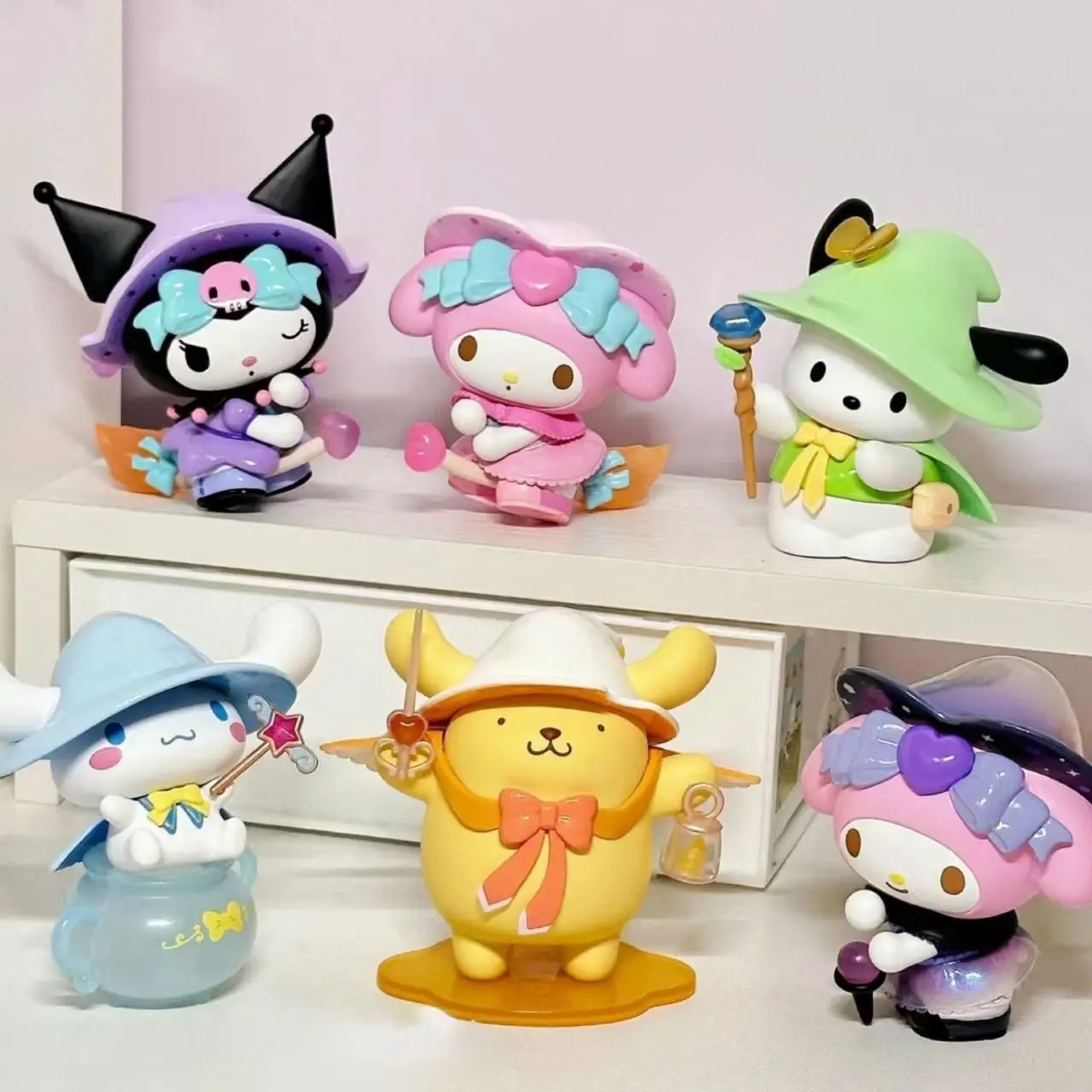 

Miniso Лидер продаж Sanrio Magic Story Series глухая коробка орнамент одна коробка модный игровой орнамент милый забавный фестиваль креативный подарок
