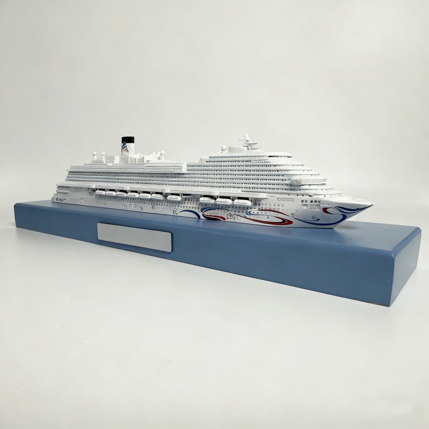 

28cm Ida Modu Cruise Ship Model Made of Alloy Material Ships Static Model Ship Toy Ornament Cruise Ship Model