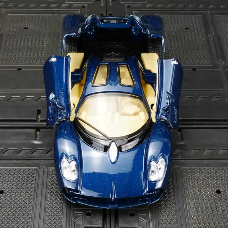 Voor 1:32 Pagani Utopia legering model auto ornamenten akoestisch-optische pull back kinderen speelgoed deuren kan worden geopend als verjaardagscadeautjes