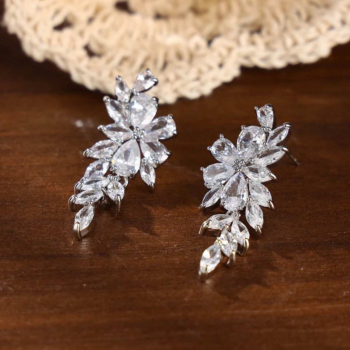 Pendientes de boda elegantes para damas de honor, damas de honor, Pendientes colgantes de circonita cúbica, joyería formal para mujer