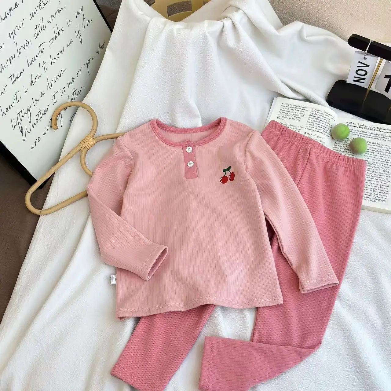 

2024 Cherry printed Pink Girls autumn Cotton long sleeve Girls Children Clothing set High Quality size 2 3 4 6 8 10Years