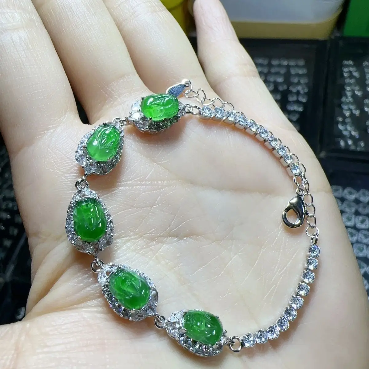 

Natural A jadeite ice green Pixiu bracelet (choose one of the best in diversity)