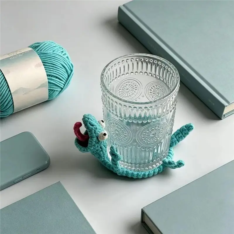 GIGI Stress Relief Lizard Coaster, Cartoon Handmade Crochet Yarn Coaster, Abstract Fun Heatproof Table Mat Blue