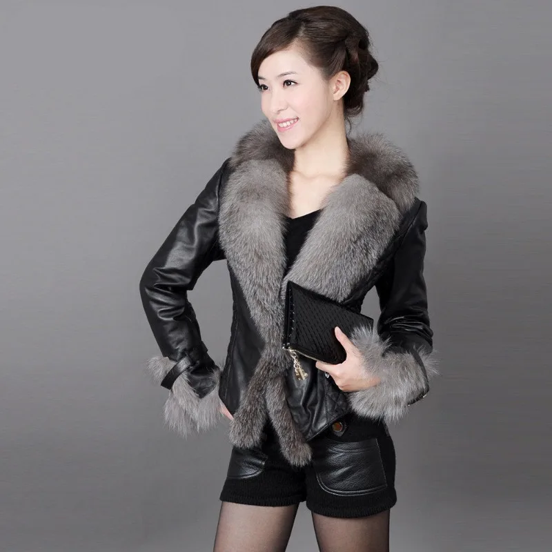 جديد الشتاء سترة جلدية المرأة معطف تقليد الثعلب الفراء طوق معطف قصير لصق بولي Leather سترة جلدية الإناث أنيقة ضئيلة ملابس خارجية