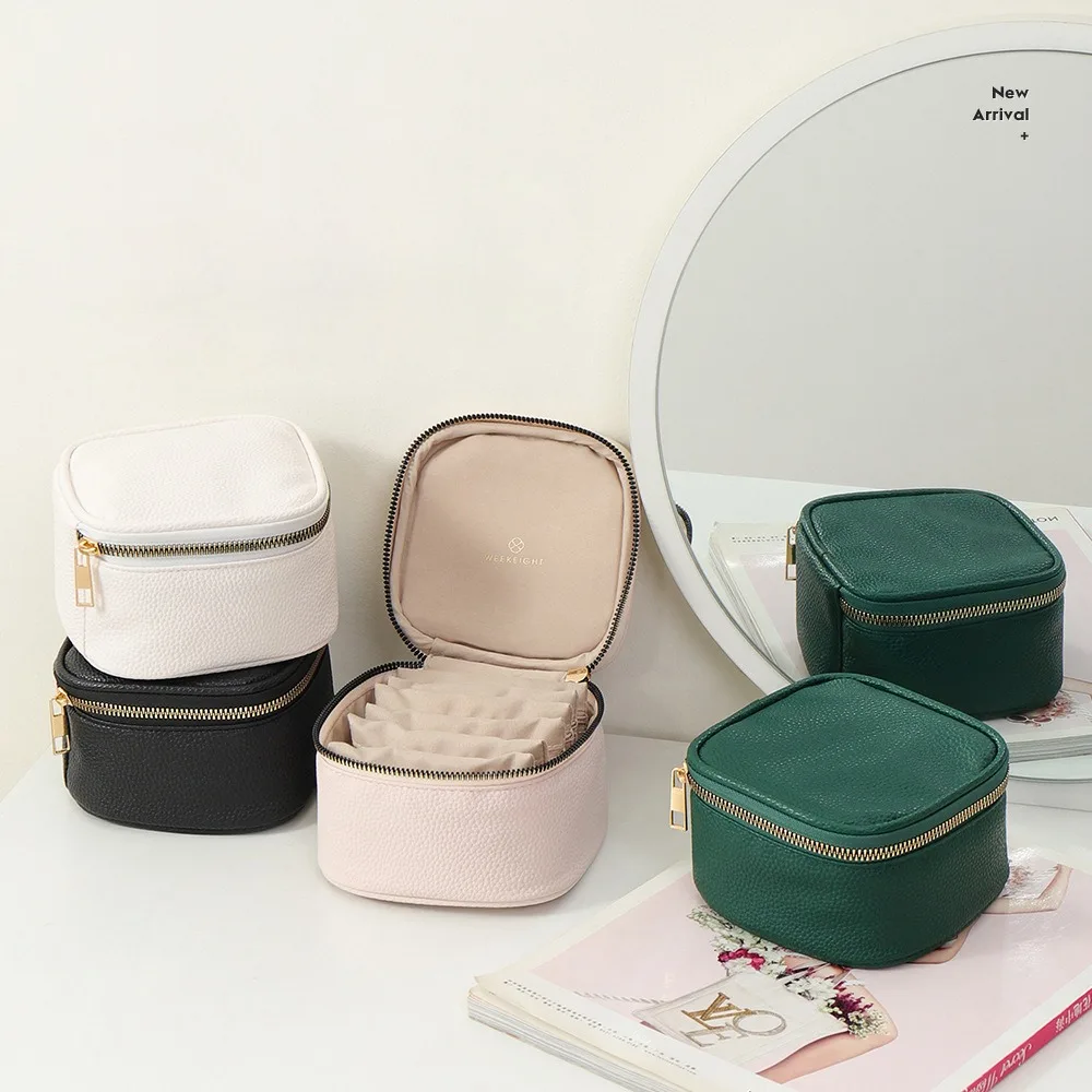 

Luxury Leather Jewelry Box for Necklaces Rings and Earrings Women's Jewelry Organizer for Jewelry Storage