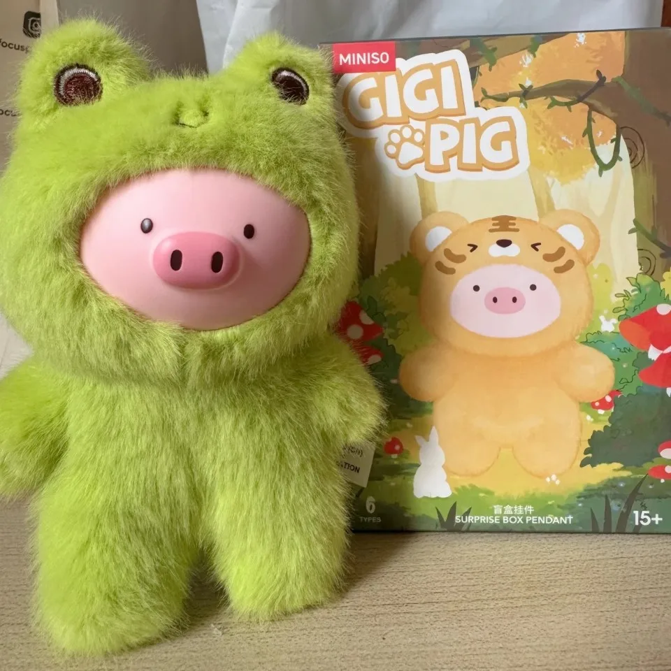 Original Mini Family Series 14 ซม. Gigi Pig Vinyl Face Plush Blind Box Pendant สำหรับตกแต่งเดสก์ท็อป, ของขวัญน่ารักสำหรับเพื่อน