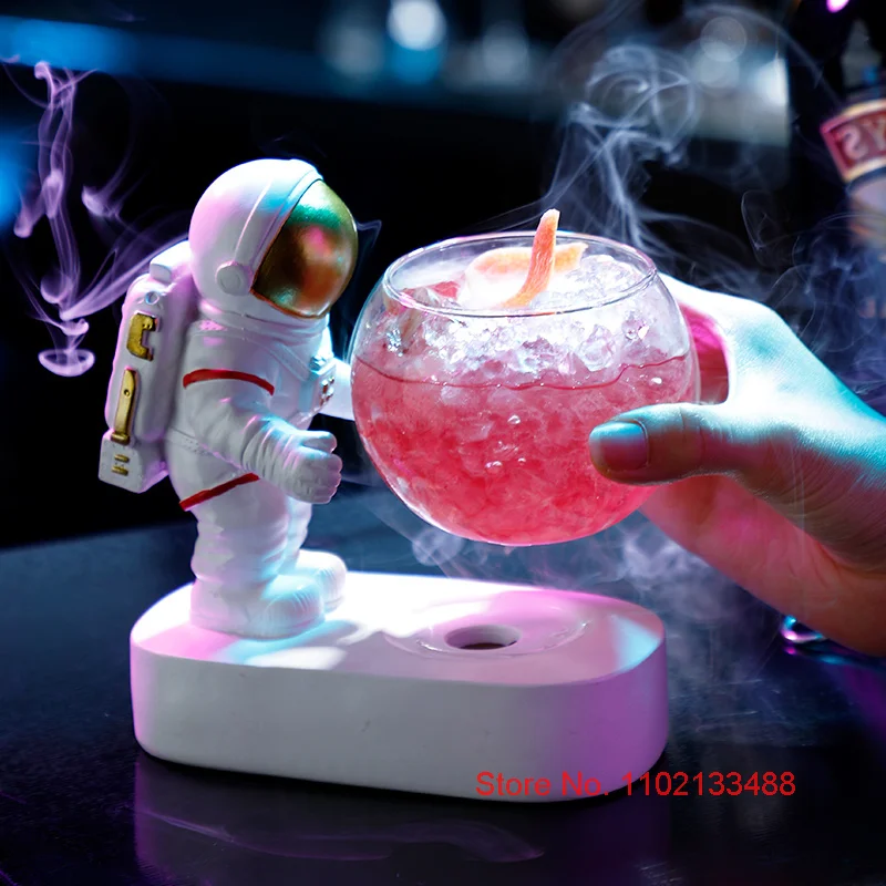 Luminous Spaceman Cocktail Cup Creative Bar Nightclub Party Mixed Wine Drink Glass Glowing Diver Molecular Smoking Cocktail Mug