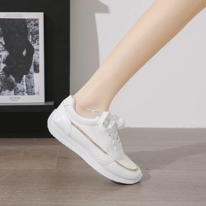 2025 المرأة شبكة أحذية رياضية المرقعة الدانتيل يصل حذاء مسطح للنساء أحذية نسائية خفيفة الوزن الكلاسيكية تنوعا Zapatillas De Mujer