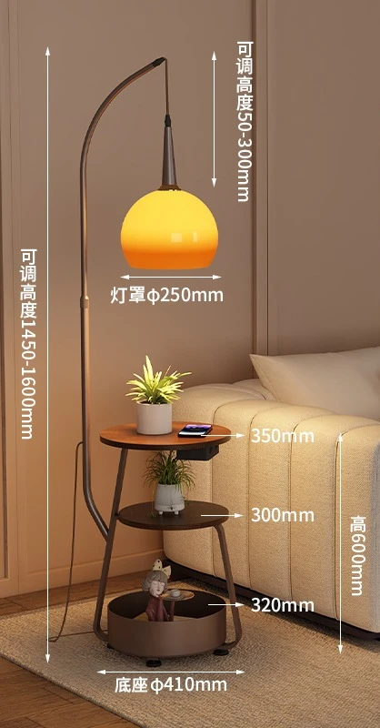 Lampada da terra medievale francese, camera da letto, comodino, scaffale, tre piani