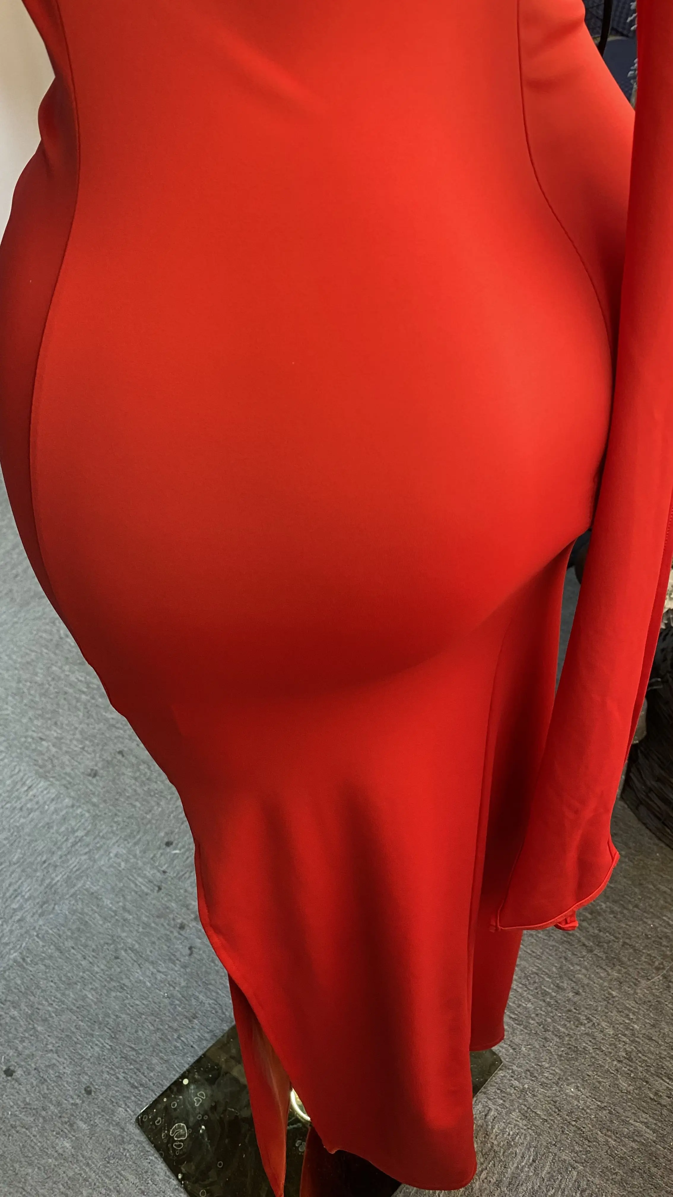 فستان نسائي أنيق وراقي من الساتان الأحمر مزين بالزهور ورقبة عالية من الساتان-GZXX115