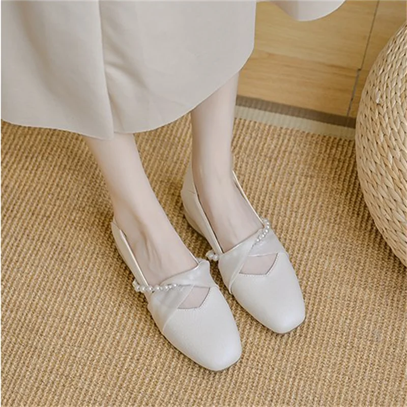 

Модные женские туфли-лодочки с квадратным носком и бусинами на массивном каблуке, в стиле феи, идеально подходят к платьям, коллекция 2026 года