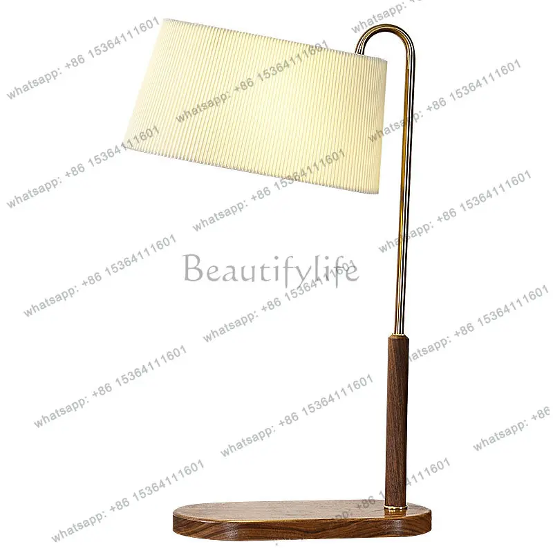 YJ French medieval solid wood ornament luminous wabi sandy wind retro hotel high-end pleated decoration