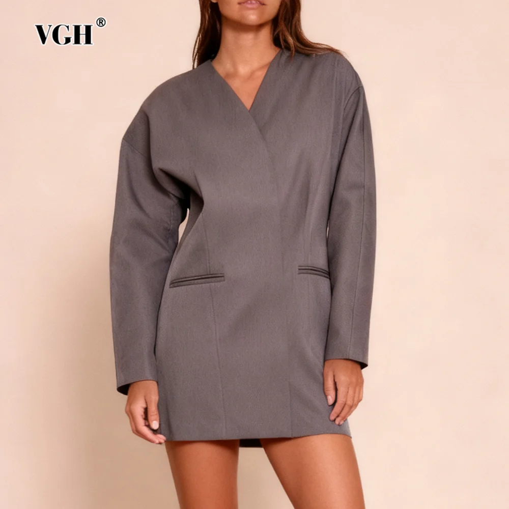 

VGH Loose Designer Minimalist Coat for Women V Neck Long Sleeve Patchwork Pocket High End Gray Jacket Female Clothing New Trendy