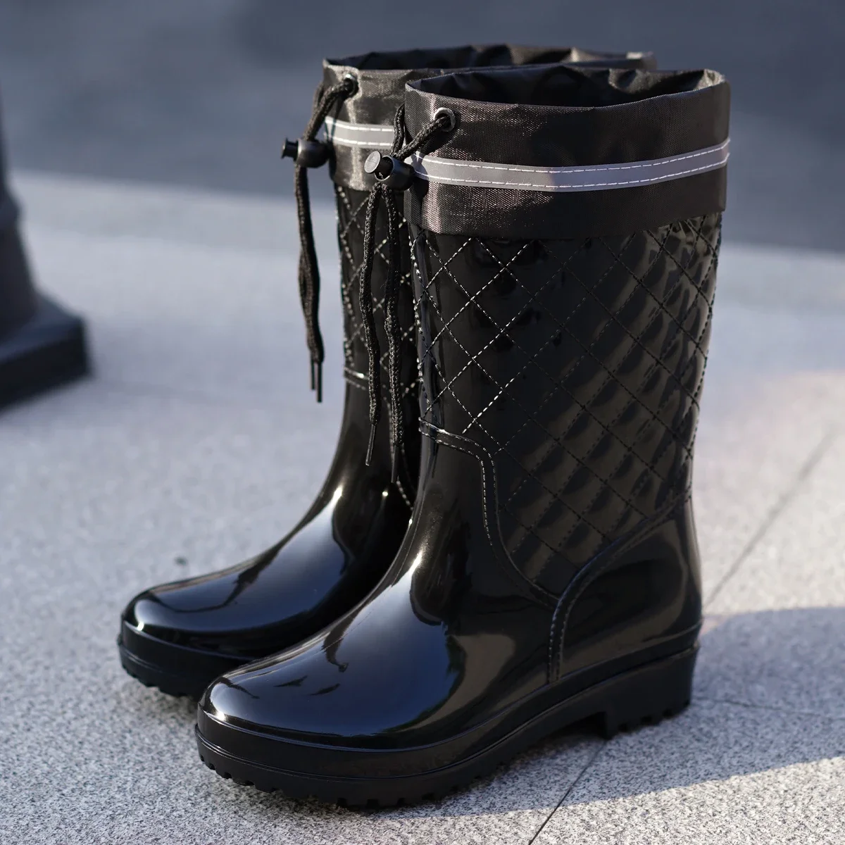 Fashionable and Minimalist Style Drawstring and Tight Mouth Waterproof and Anti-Slip Outdoor Work Women's Rain Boots