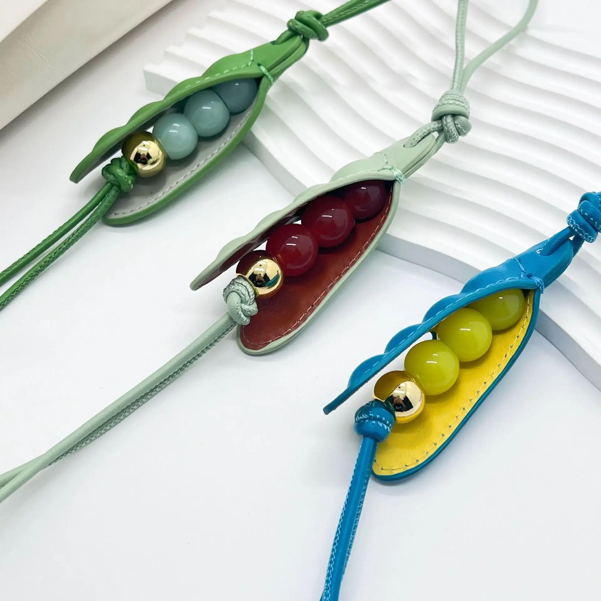 

3 Colors Lovely Leather Resin Pea Pease Pisum Bag Charm For Handbag Purse Backpack Pendant Hanging Decoration Ornament Keychain