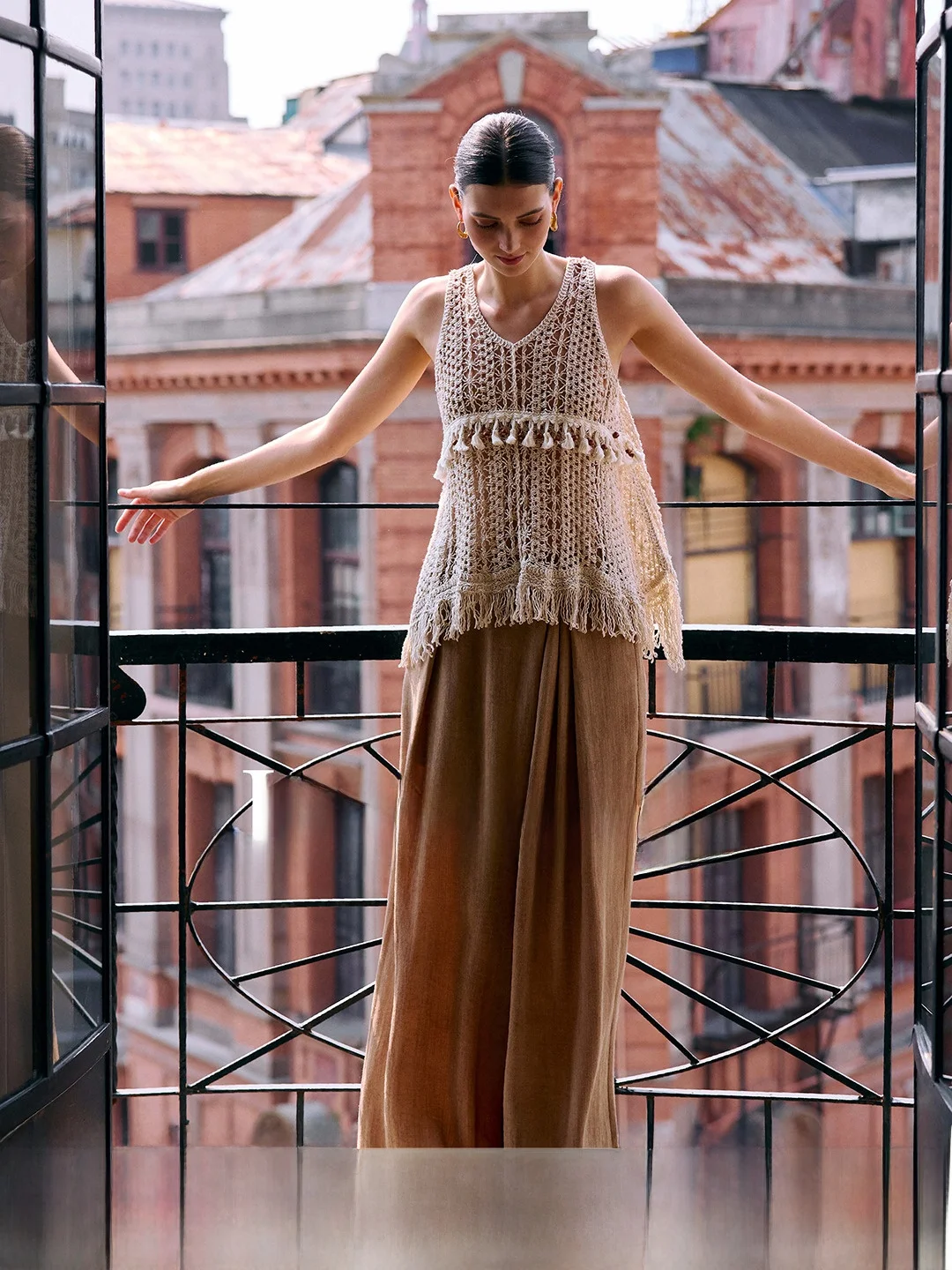 

Женский вязаный жилет Luna7xi: Новинка лета, ажурный дизайн с бахромой, хлопок, повседневный, дышащий, с V-образным вырезом, цельный топ