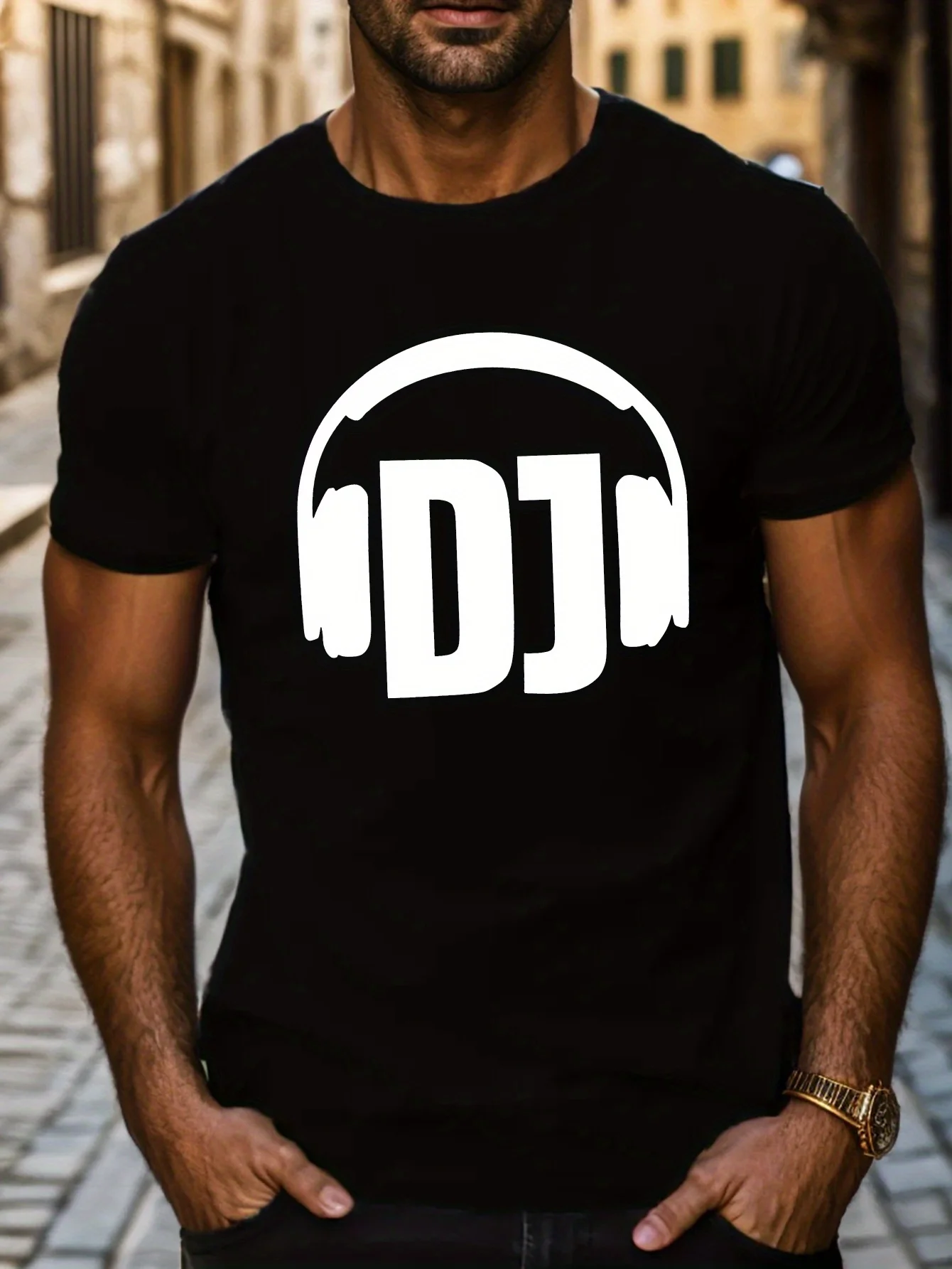 เสื้อยืดแขนสั้นลำลองสำหรับผู้ชาย คอกลมระบายอากาศพิมพ์ลายหูฟังดีเจ ซักด้วยเครื่องได้ ตัวเลือกที่สมบูรณ์แบบสำหรับฤดูร้อน