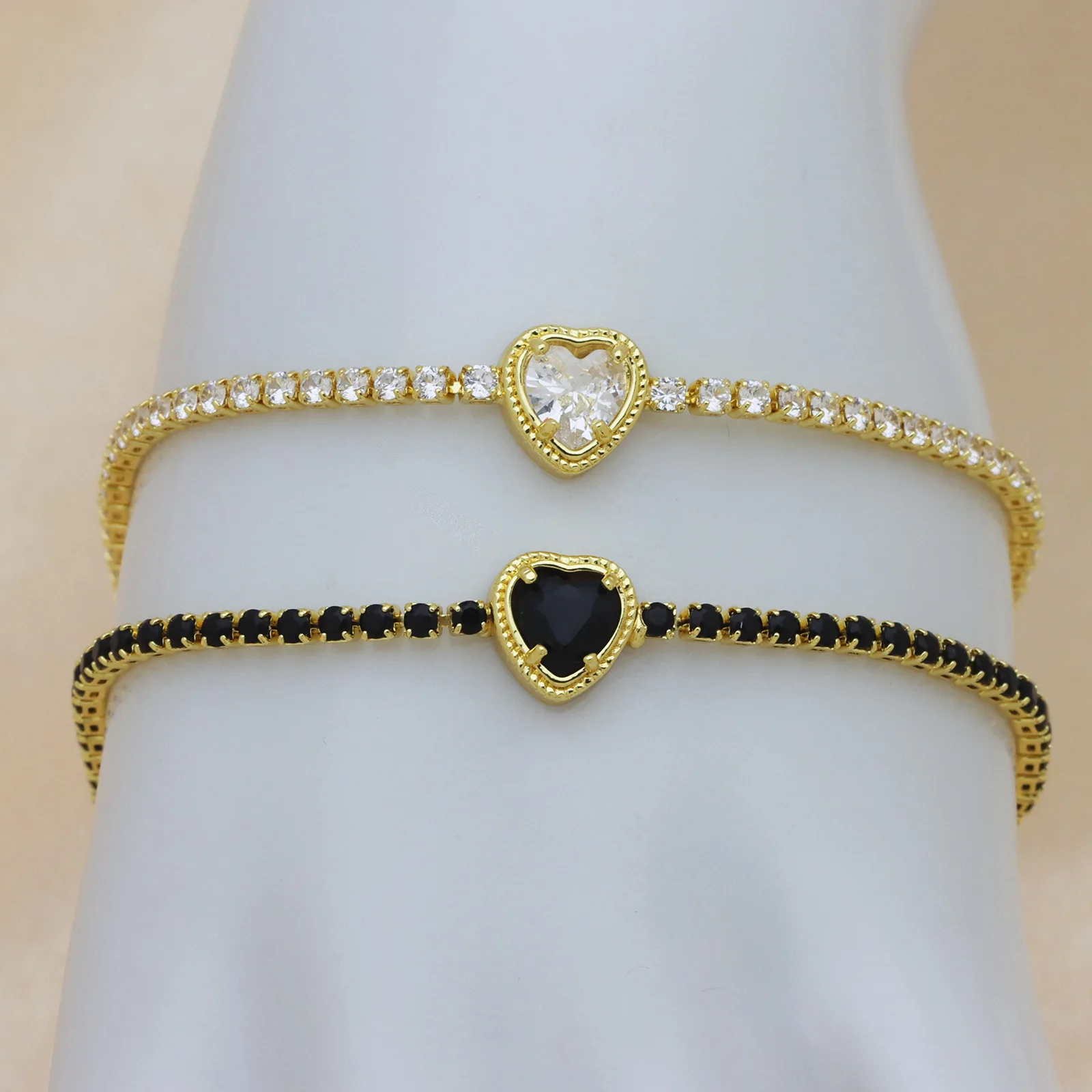 Herzförmiges Kristall-Tennisarmband für Frauen, Buntes Strass-Armband mit Verstellbarer Kette, Modisches Schmuckgeschenk für Geburtstagsfeiern – Detail 2